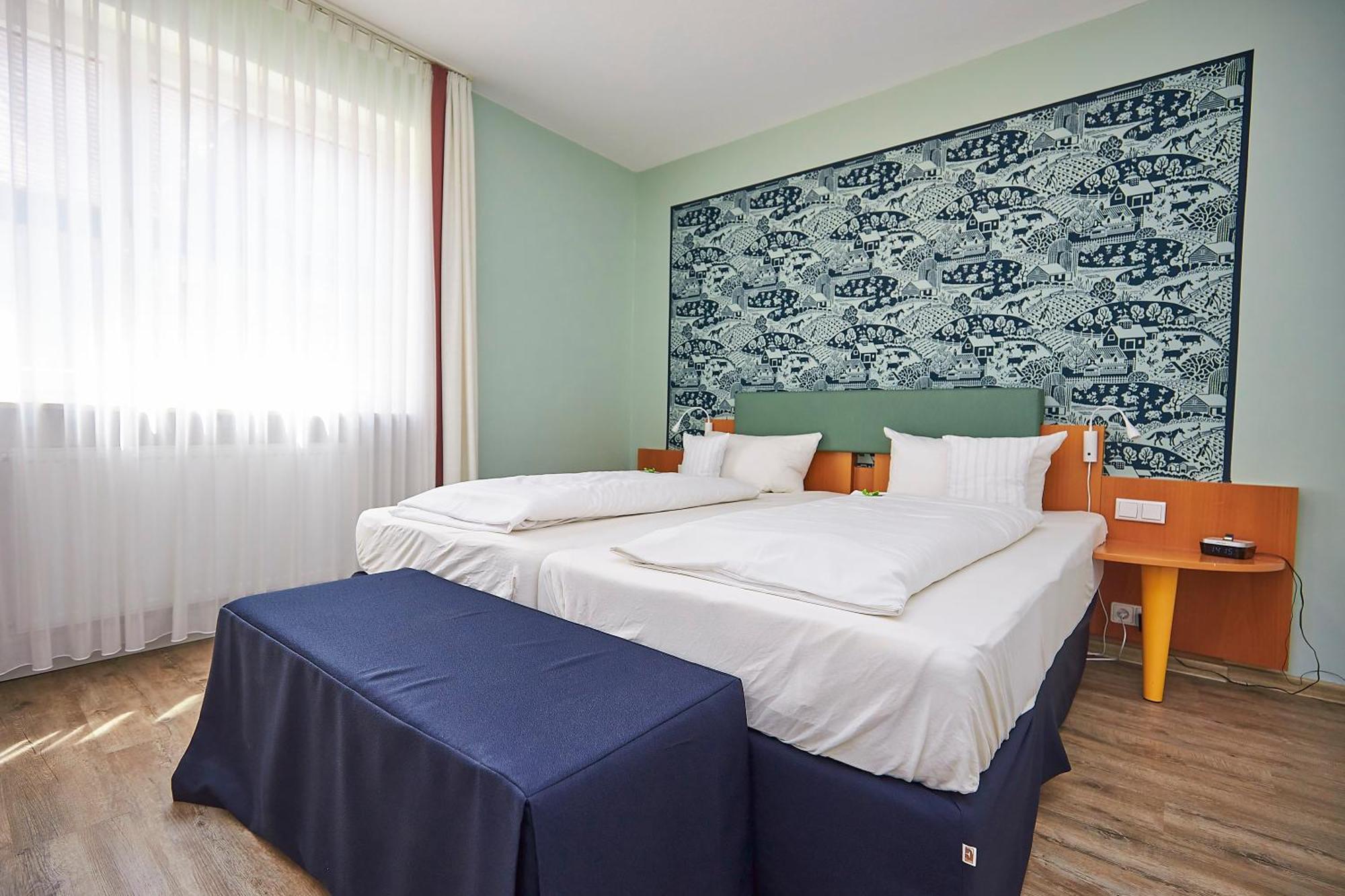 Flair Hotel Zum Storchen Бад-Виндсхайм Экстерьер фото